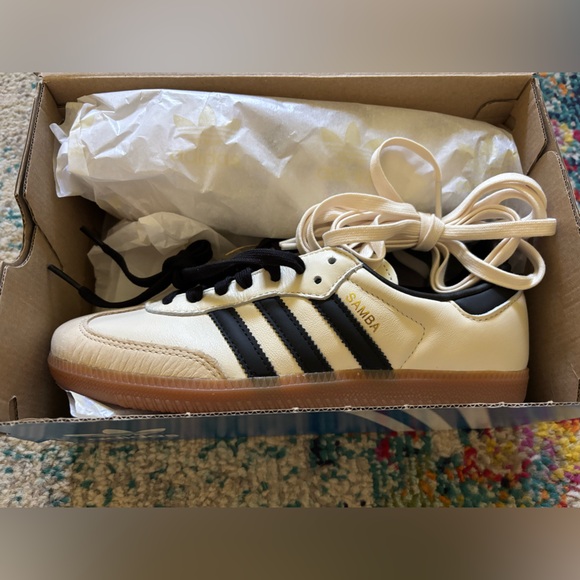 Adidas Black and White Sneakers with Iconic Stripes - Picture 6 of 8